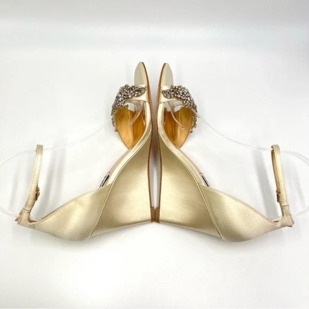 Badgley Mischka Size‎ 6 Aliyah Ivory Satin Jeweled Wedge Sandals Shoes Heels